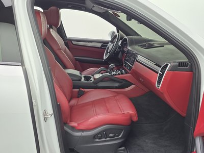 2023 Porsche CAYENNE thumbnail 16