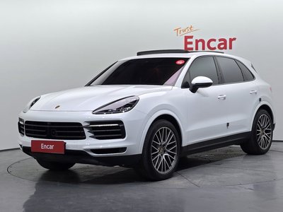 2023 Porsche CAYENNE photo 1