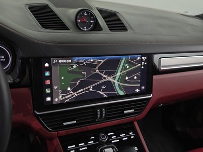 2023 Porsche CAYENNE thumbnail 18