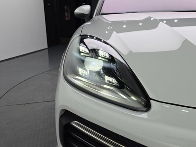 2023 Porsche CAYENNE photo 9