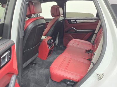 2023 Porsche CAYENNE thumbnail 17
