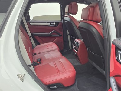 2023 Porsche CAYENNE thumbnail 25