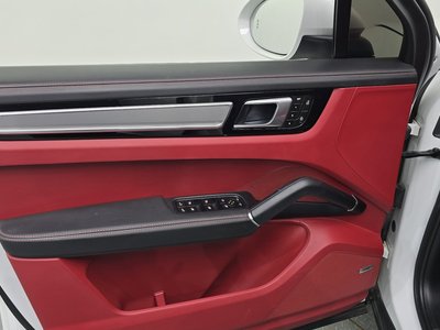 2023 Porsche CAYENNE thumbnail 14