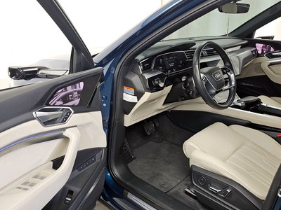 AUDI E-TRON - 10