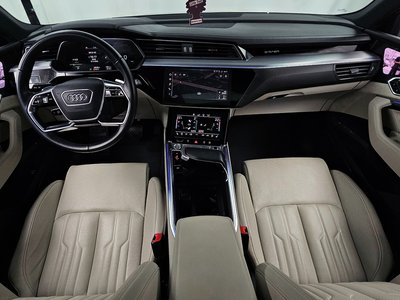 AUDI E-TRON - 5