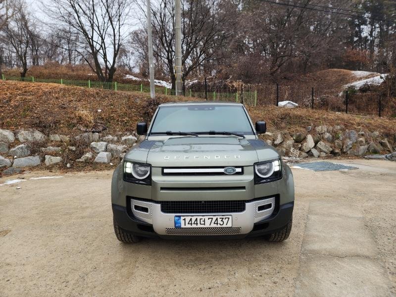 LAND ROVER DEFENDER - View 1