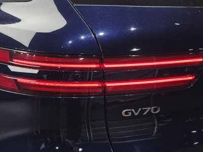 صورة 10 لـ 2024 Genesis GV70