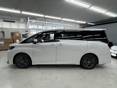 TOYOTA VELLFIRE - 3