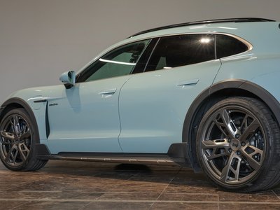 2024 Porsche TAYCAN photo 8