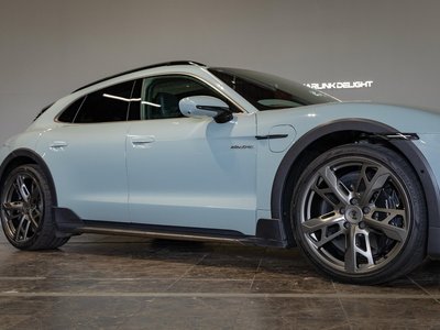 2024 Porsche TAYCAN photo 7