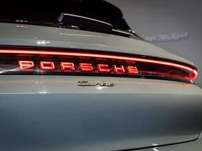 2024 Porsche TAYCAN photo 4