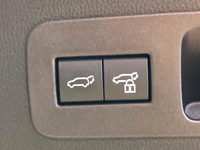 TOYOTA LAND CRUISER 300 - 8