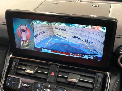 TOYOTA LAND CRUISER 300 - 5