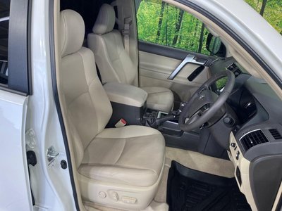 TOYOTA LAND CRUISER PRADO - 9