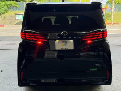2025 Toyota ALPHARD — фото 8
