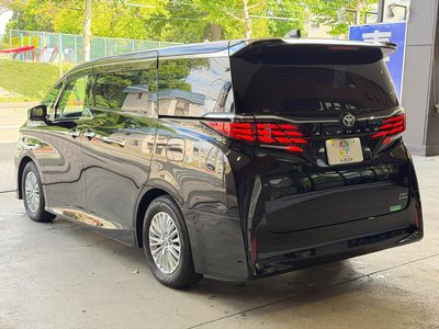 2025 Toyota ALPHARD — фото 7