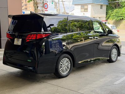 2025 Toyota ALPHARD — фото 10