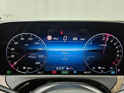 MERCEDES-BENZ E-CLASS - 8