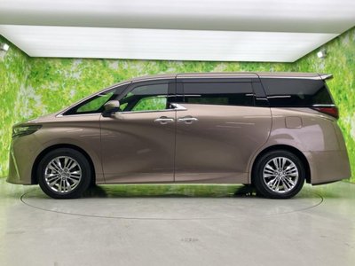2025 Toyota ALPHARD — фото 2