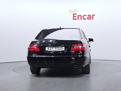 MERCEDES-BENZ E-CLASS - 3