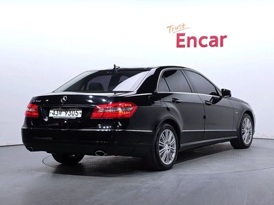 MERCEDES-BENZ E-CLASS - 4