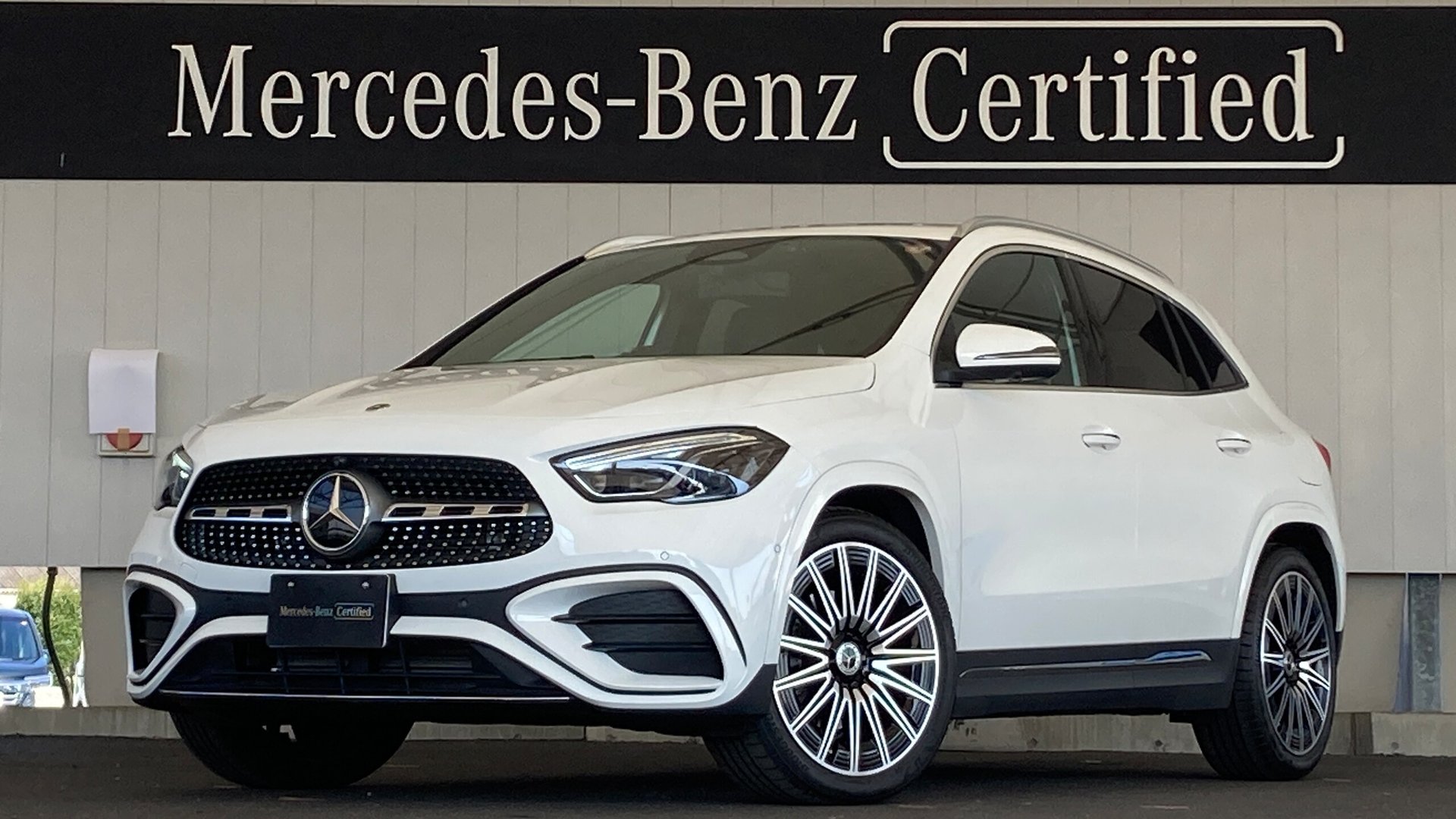 MERCEDES-BENZ GLA - View 1