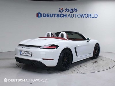 PORSCHE 718 BOXSTER - 4