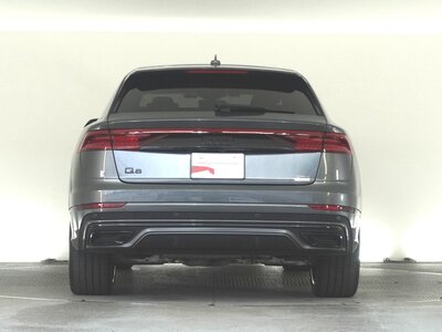 AUDI Q8 - 5