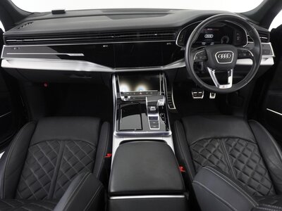 AUDI Q8 - 6