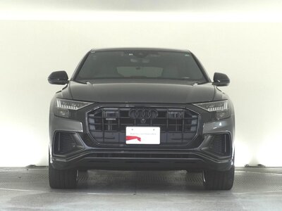 AUDI Q8 - 2