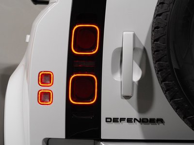 LAND ROVER DEFENDER 2022 thumbnail 35