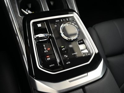 2025 BMW 7 SERIES photo 9