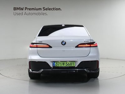 2025 BMW 7 SERIES photo 3
