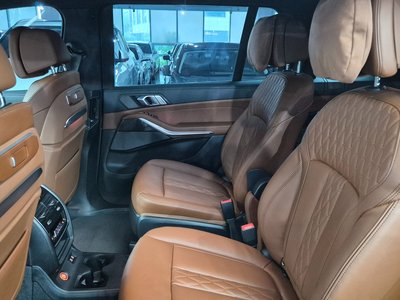 2025 BMW X7 thumbnail 13