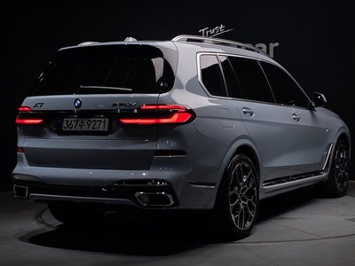 2025 BMW X7 — фото 4