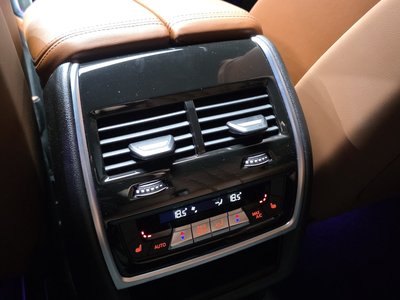 2025 BMW X7 — миниатюра 25