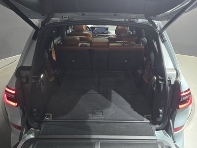 2025 BMW X7 — миниатюра 30