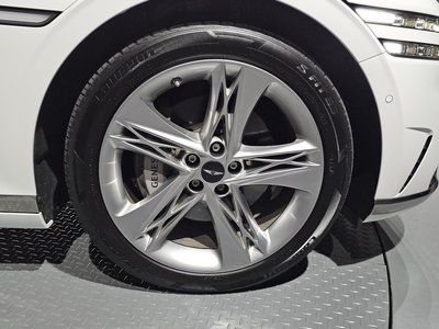 صورة 8 لـ 2022 Genesis G90 (RS4)