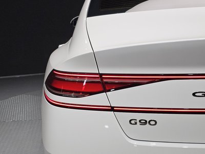 صورة 10 لـ 2022 Genesis G90 (RS4)