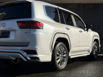 TOYOTA LAND CRUISER 300 - 6