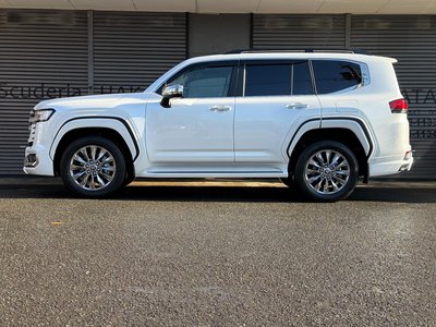 TOYOTA LAND CRUISER 300 - 9