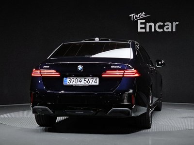 2026 BMW 5 SERIES — фото 3