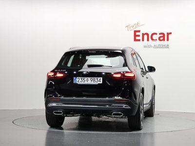 MERCEDES-BENZ GLA - 4