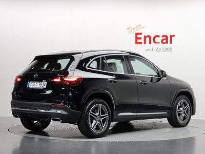 MERCEDES-BENZ GLA - 3