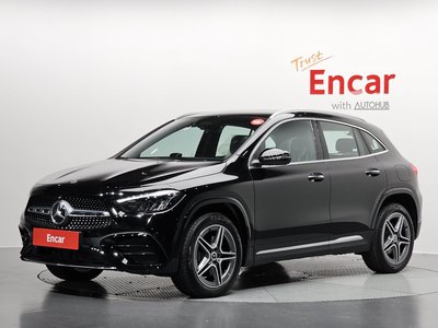 MERCEDES-BENZ GLA - 1