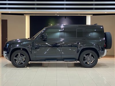 LAND ROVER DEFENDER - 7