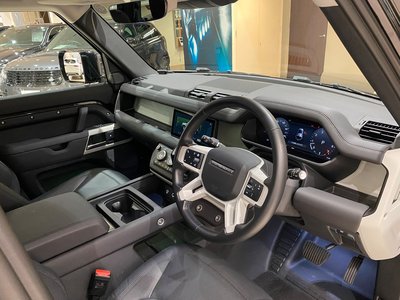 LAND ROVER DEFENDER - 2