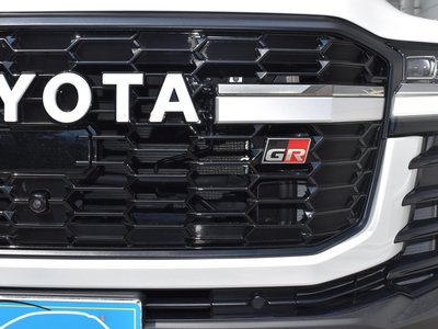 TOYOTA LAND CRUISER 300 - 8