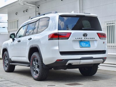 TOYOTA LAND CRUISER 300 - 2