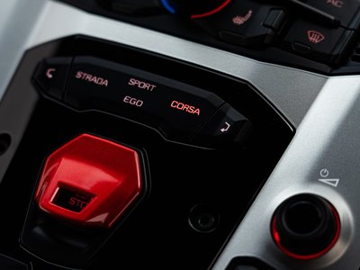 صورة مصغرة 28 لـ 2018 Lamborghini AVENTADOR